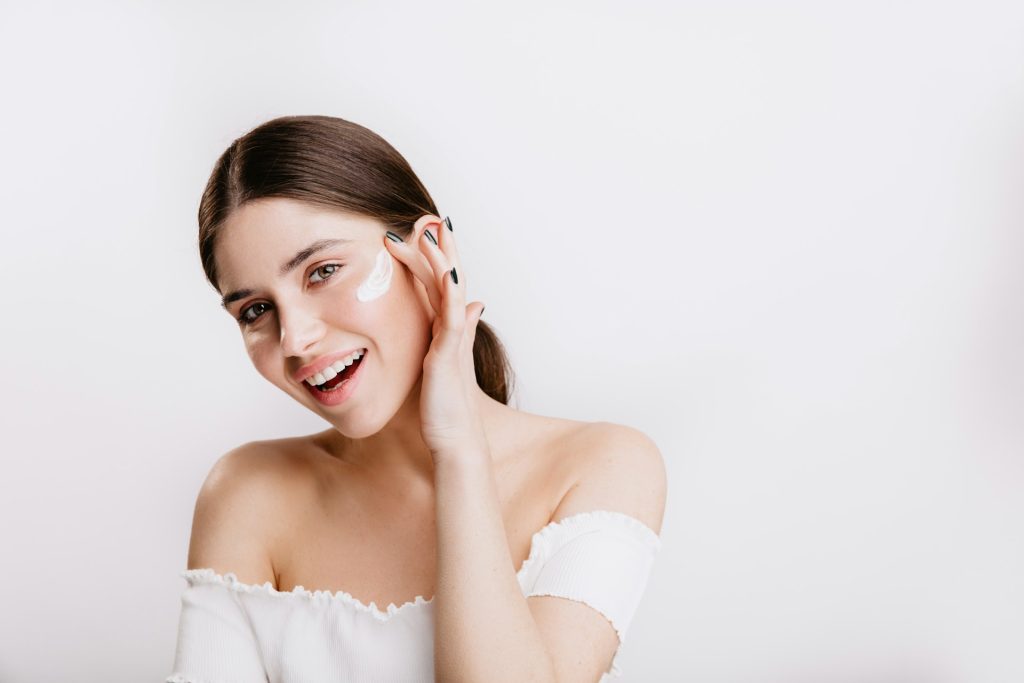 Best Facecare Routine for Glowing Skin: Top Serums, Masks & Acne Treatments